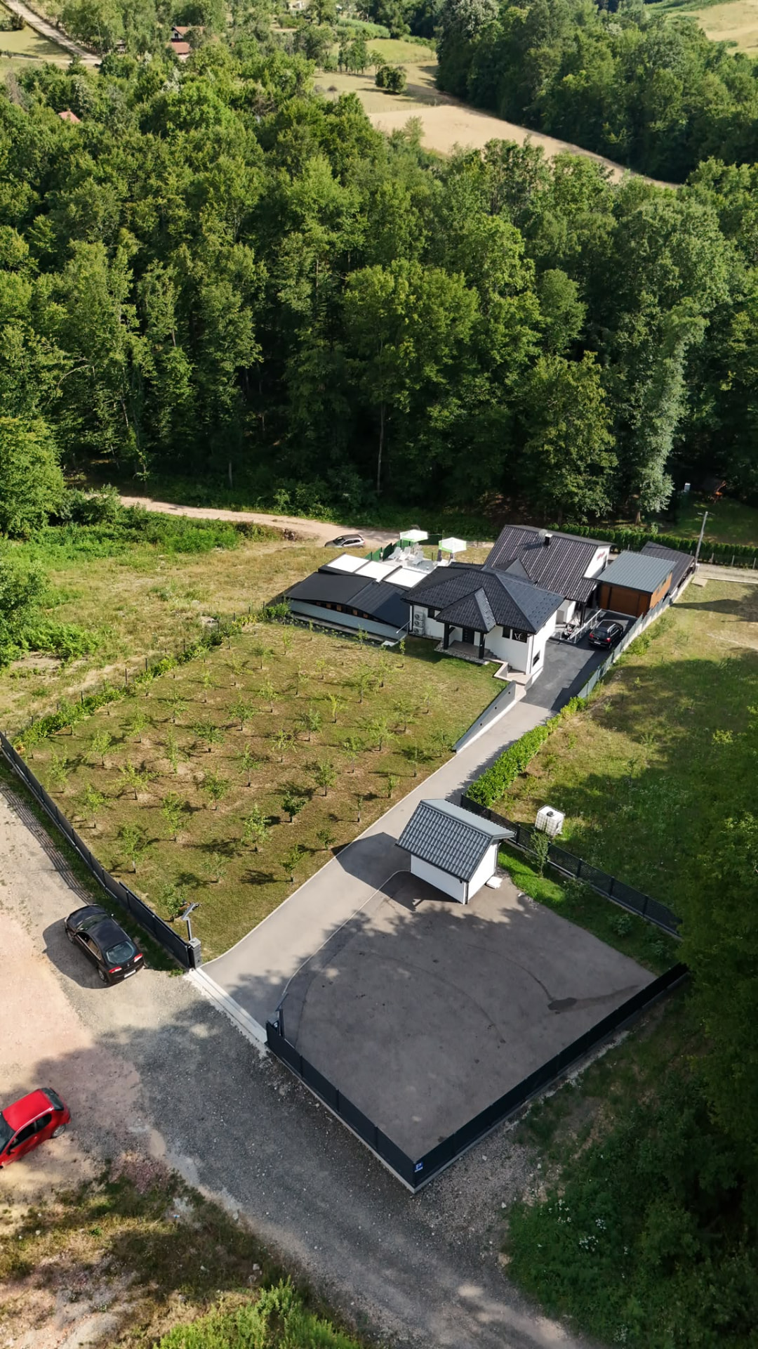 Villa TEA okružena šumom, pogled iz zraka